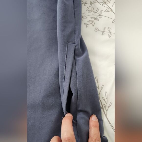 Figs V-Neck Scrub Top - Picture 5 of 6